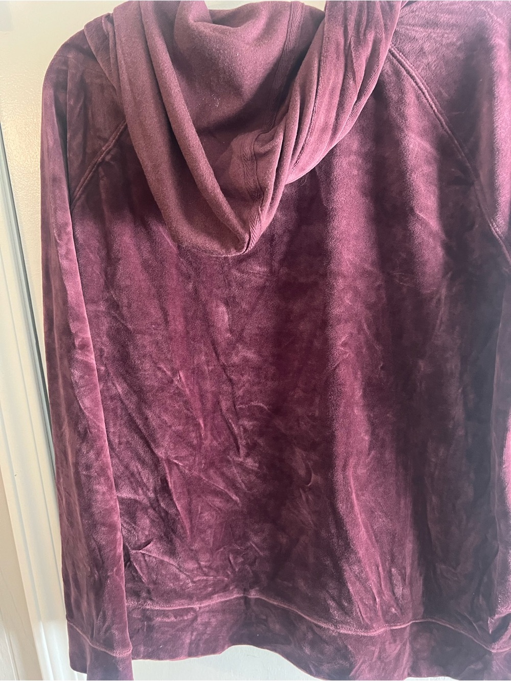 Old Navy Women's Burgundy Velour Hoodie - Picture 7 of 11